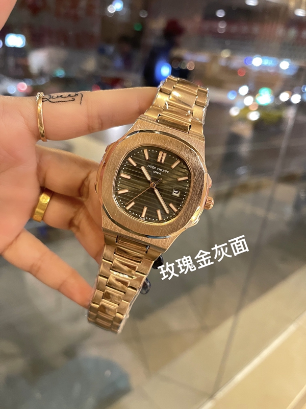 ブランド時計背面デザイン